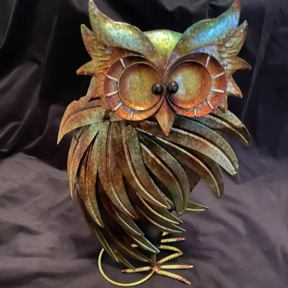 Wow -vintage metal owl art decoration sculpture